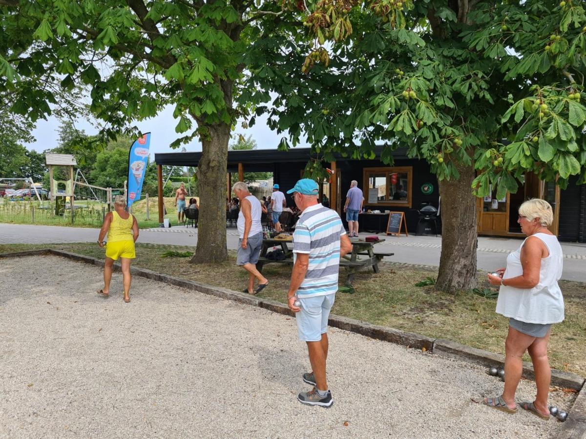 Chalet 556 Op Recreatiepark De Wielen Sint Maarten Eksteriør billede